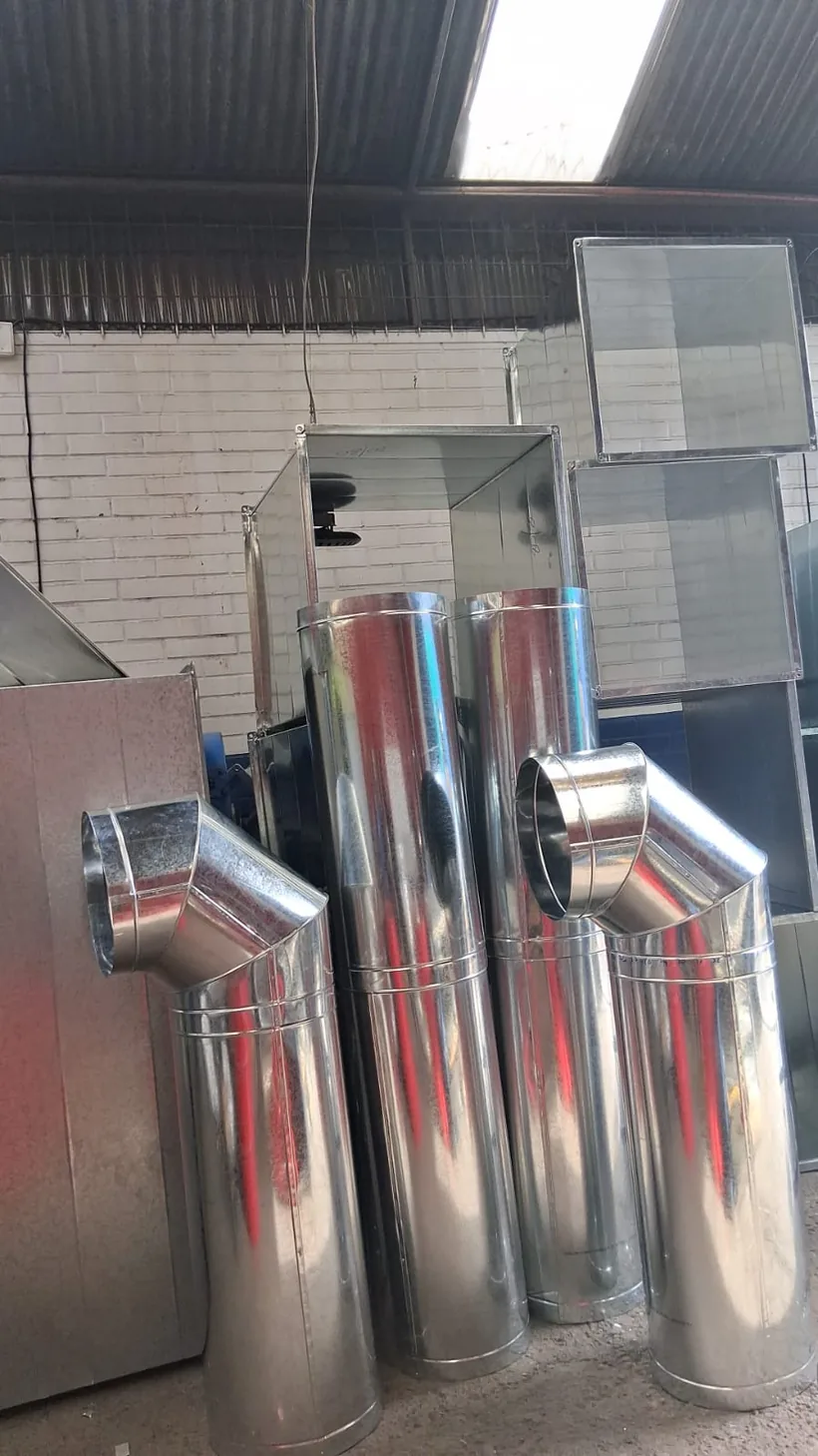 Trabajo técnico en instalación de climatización comercial